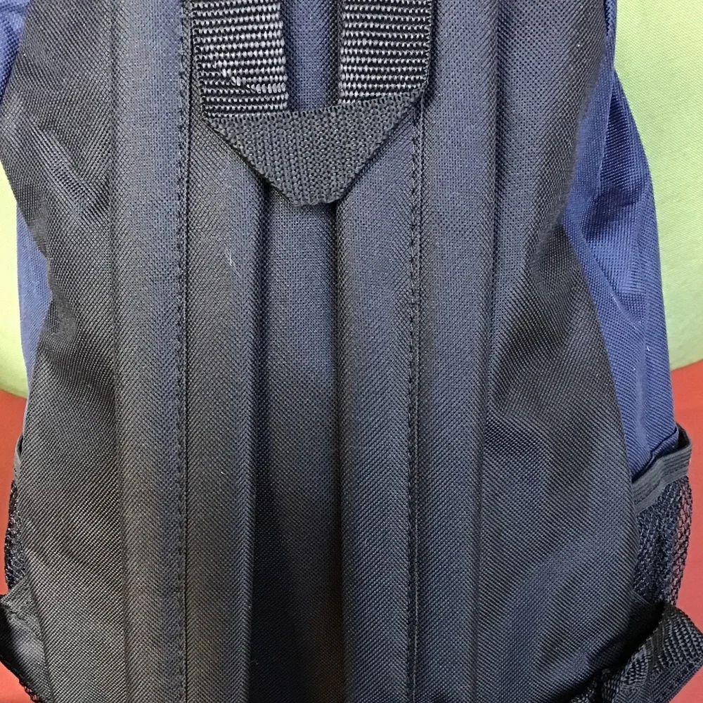 NWOT Stylish Unisex Everest Small Backpack in the Color Red